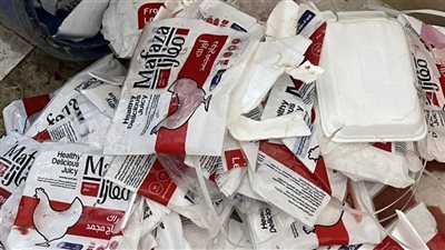 ضبط طن سكر و٣ أطنان دجاج ومجزآت مجهولة المصدر بالإسماعيلية 