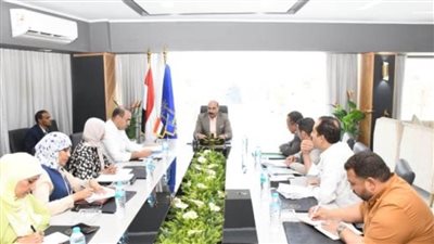 محافظ أسوان يشدد على الإسراع بمعدلات تنفيذ المشروعات بقطاع مياه الشرب والصرف الصحي