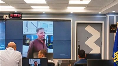 محافظ أسوان يتابع عبر أجهزة مركز السيطرة انتظام عمل محطات الوقود ومواقف السيرفيس