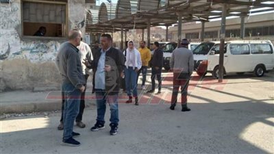 رئيس بيلا يتابع الالتزام بالتعريفة الجديدة بمواقف الأجرة