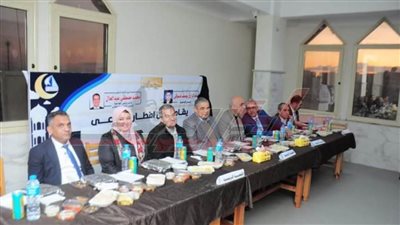 رئيس جامعة كفر الشيخ يشارك أسر الجهاز الإداري حفل إفطار جماعي