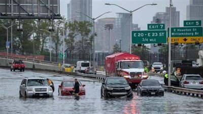 أسوشيتيد برس: العواصف والأمطار الغزيرة تجتاح الولايات المتحدة وتسبب انقطاع الكهرباء وحوادث مرورية