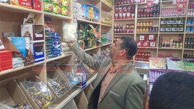 تحرير 10 محاضر تموينية لأصحاب المحال التجارية والمخابز المخالفة بكفر الشيخ