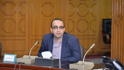 محافظ الإسماعيلية يناقش مشروعات الطرق المقترح تنفيذها بـ