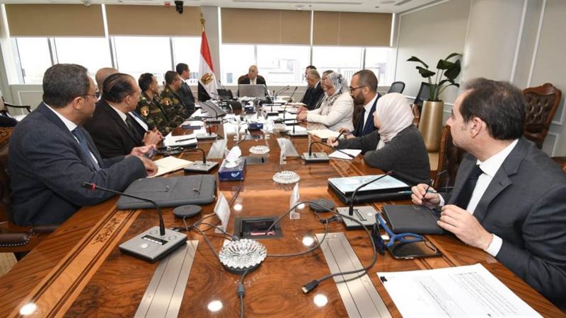 خلال لقاء وزير الاسكان