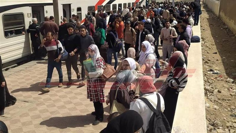 نزول الركاب من القطار