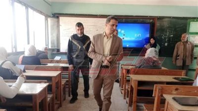 د. علاء جودة يتفقد مدارس كفر الشيخ ويناقش الطلاب