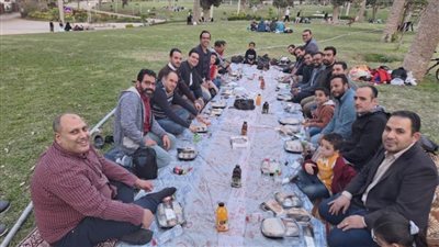 «الطيور المهاجرة تعود».. إفطار رمضاني لدفعة 2009 طب الأزهر