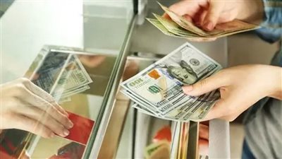 شركات صرافة أكبر ثلاثة بنوك حكومية تجتذب حصيلة تصل إلى7.2 مليارات جنيه منذ تحرير سعر الصرف