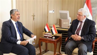 وزير التعليم العالي يُناقش مع السفير اليمني بالقاهرة سُبل تعزيز التعاون المشترك