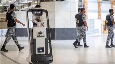 رئاسة الشؤون الدينية تفعل أجهزة الروبوت التوجيهي بعدة لغات لإثراء تجربة قاصدي المسجد الحرام