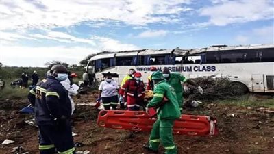 مصرع 45 شخصا جراء سقوط حافلة من أعلى جسر بجنوب أفريقيا