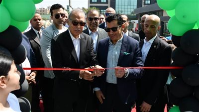 وزير الرياضة ومحافظ القليوبية يفتتحان حمام سباحة بـ50 مليون جنيه (صور)