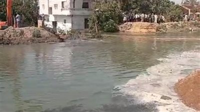 محافظ الإسماعيلية يتابع حادث سقوط جسر عزبة الكوبانية بقرية عين غصين