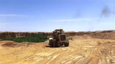 إزالة التعديات وإغلاق وتشميع محلات مخالفة ورفع للإشغالات بمدن أسوان وإدفو