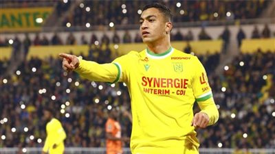 نانت الفرنسي يحتفي بنجمه مصطفى محمد