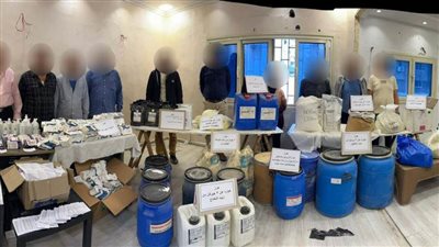 القبض على 11 شخصًا لقيامهم بتصنيع عقاقير طبية مغشوشة بالقاهرة