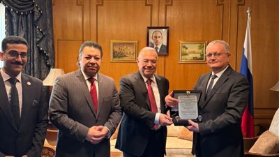 المصريين الأحرار يزور سفارة روسيا للتهنئة بفوز بوتين وبحث تعزيز التعاون