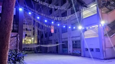 إضاءة مدارس التربية الخاصة والإدارات التعليمية في البحيرة باللون الأزرق