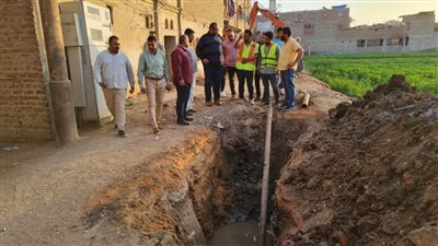 رئيس مياه سوهاج يتفقد أعمال خط طرد صرف صحي القرعان