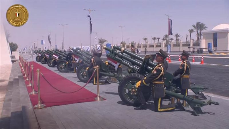 إطلاق المدفعية وعروض