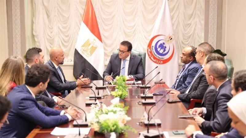 وزير الصحة في اجتماع