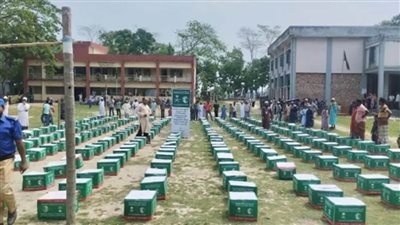 مركز الملك سلمان للإغاثة يوزع السلال الغذائية في نيجيريا وباكستان