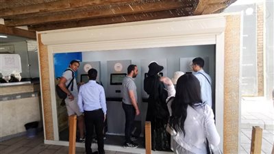 تشغيل ماكينات الخدمة الذاتية لتذاكر دخول منطقة الأهرامات