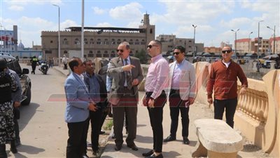 محافظ كفر الشيخ يتفقد المرافق ومشروعات الرصف 