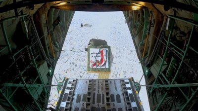 مصر تواصل أعمال الإسقاط الجوي اليومي للمساعدات الإنسانية والإغاثية على شمال غزة