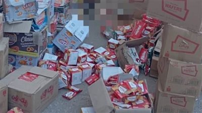 ضبط 18 ألف عبوة مواد غذائية منتهية الصلاحية في حملة بالبحيرة