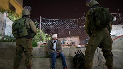 الاحتلال يعتقل أربعة مقدسيين بينهم فتاة من الأقصى