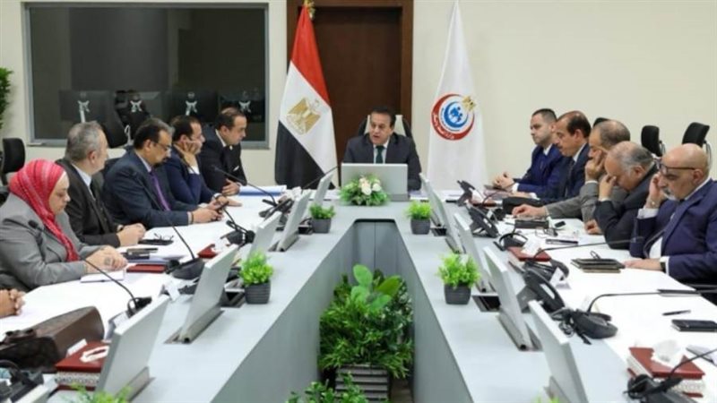 اجتماع وزير الصحة