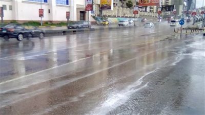سقوط أمطار غزيرة على الإسكندرية.. اليوم 