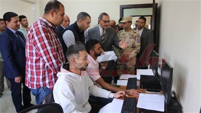 محافظ كفر الشيخ يتفقد سير العمل بأقسام الإدارة العامة لأملاك الدولة