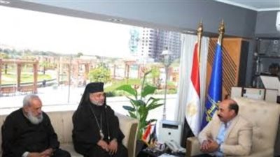 محافظ أسوان: يستقبل وفد الكنيسة الأرثوذكسية لتقديم التهنئة للمحافظ بهذه المناسبة