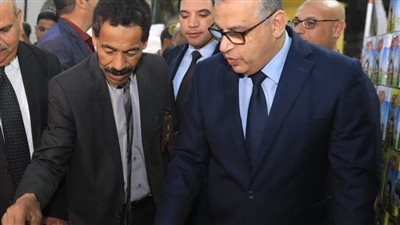 محافظ سوهاج يتابع استعدادات مديرية التموين لاستقبال عيد الفطر المبارك