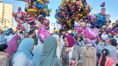 كرنفالات شعبية للاحتفال بعيد الفطر المبارك بميدان جلال قريطم بدمنهور