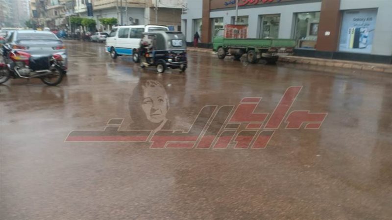 سقوط الأمطار