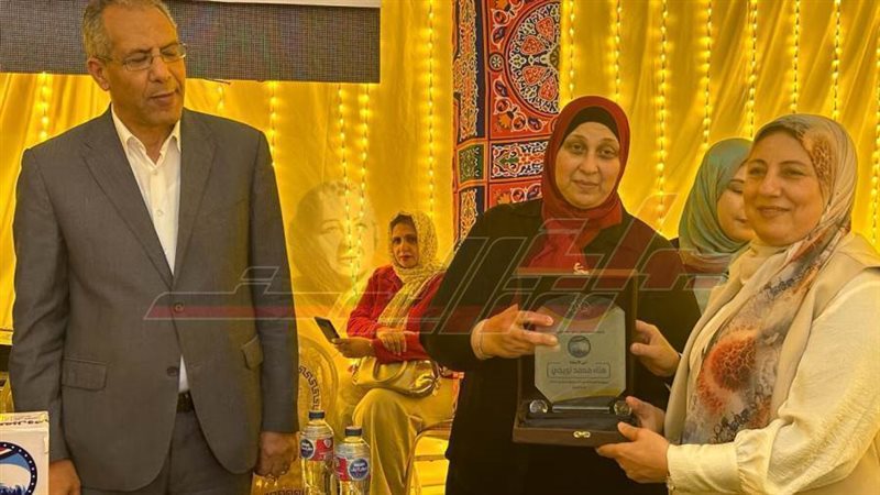 د غادة النحاس