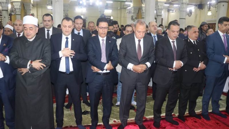 صلاة عيد الفطر بمسجد