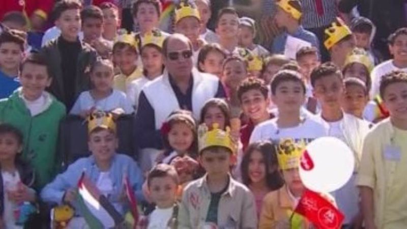 الرئيس السيسي يتوسط