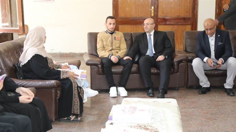 محافظ بنى سويف يزور