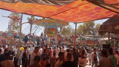 توافد المواطنين على الحدائق والمتنزهات والعبارات النيلية في ثاني أيام عيد الفطر بأسيوط