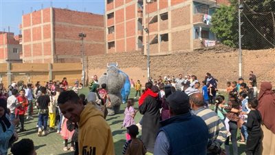 توزيع هدايا على رواد مراكز الشباب في ثاني أيام عيد الفطر بالقليوبية 