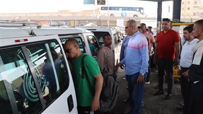 الالتزام بخطوط السير ووضع ملصقات الأجرة على السيارات ببني سويف