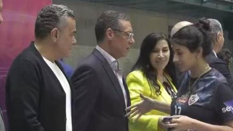 خالد مرتجي يرفض مصافحة