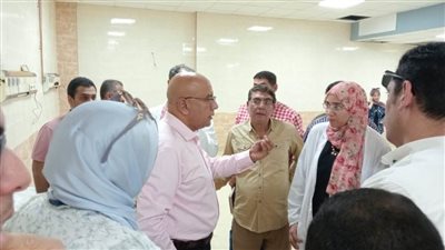 وكيل صحة بنى سويف يحيل 43 من العاملين بمستشفى الفشن للتحقيق لعدم تواجدهم
