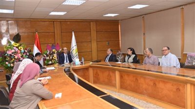 رئيس جامعة أسيوط: ورش عمل في مجالات البيولوجيا الجزيئية التطبيقية