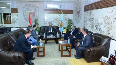 وفد لجنة قطاع علوم الحاسب والمعلوماتية بالمجلس الأعلى للجامعات يزور كلية الحاسبات بجامعة سوهاج